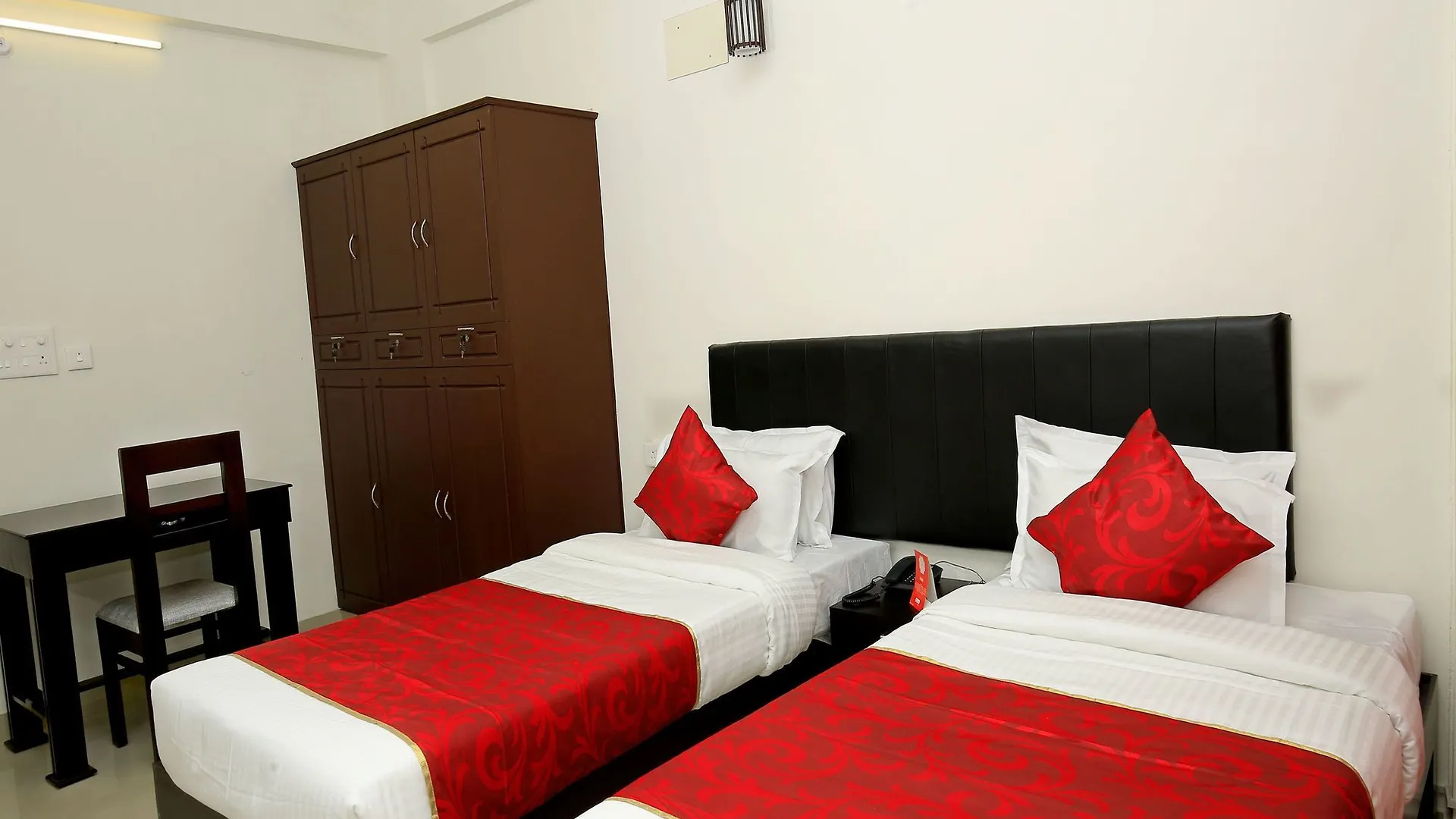 Oyo 10369 Technopark Phase 3 Hotel Thiruvananthapuram 3*,  India